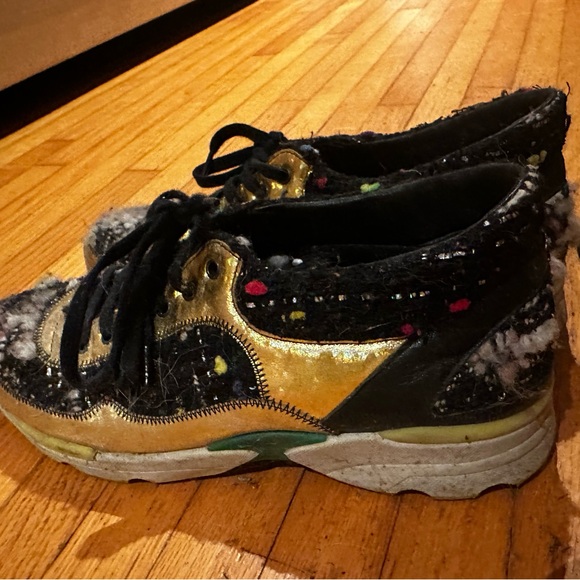 Chanel tweed sneakers size 37. Probably circa fw14 or fw15 Collectors item - Picture 5 of 7